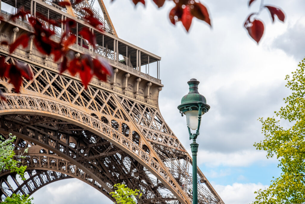 Detail van de Eiffeltoren in Parijs, Frankrijk